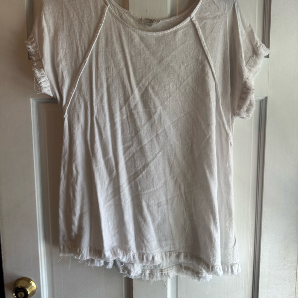 Umgee White Short Sleeve Raw-Edge Tee